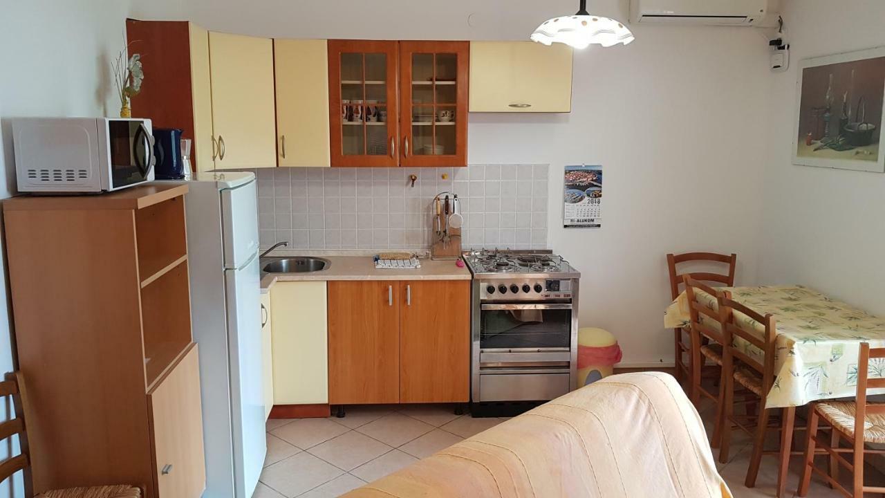 Apartments Andelina Pag Town Exterior photo