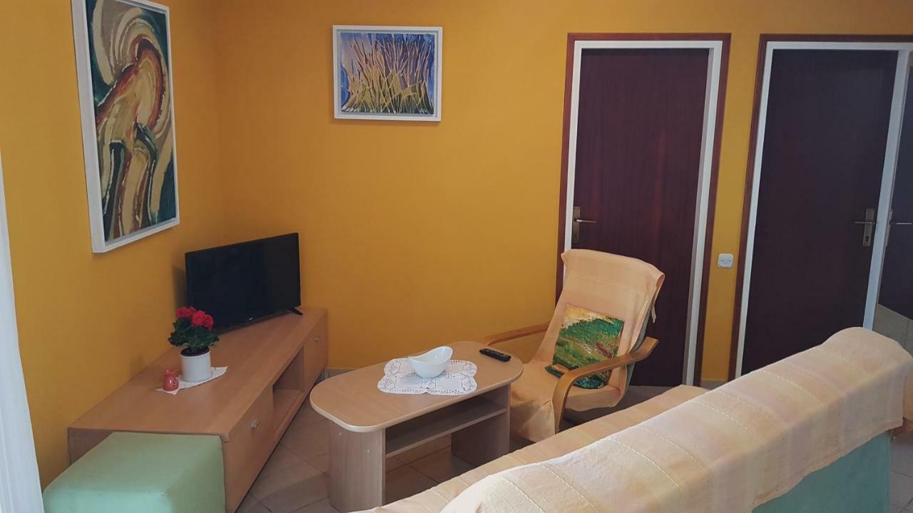 Apartments Andelina Pag Town Exterior photo